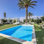 New Lanzasuites Villa *