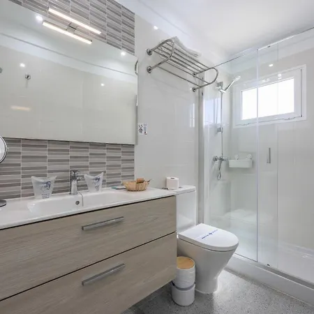 New Lanzasuites Villa *